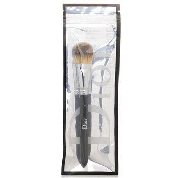 Dior Backstage Backstage Light Coverage Fluid Foundation Brush 11 -