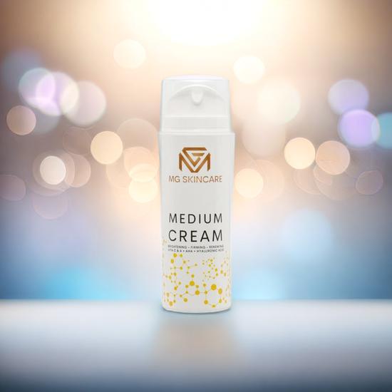 MG Skincare Medium Face Cream With Retinol Vitamin C & Hyaluronic Acid 30ml